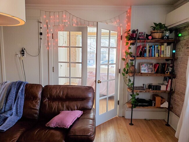 Building Photo - Laurel220 (KC-JF)