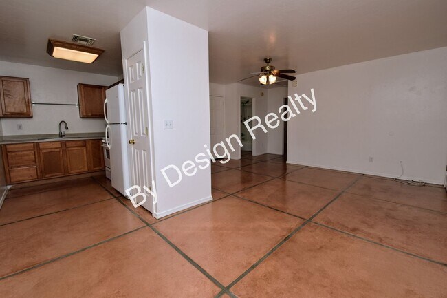 Building Photo - 2-Bed 1-Bath near University of Arizona wi...