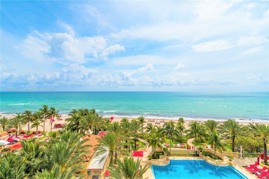 Building Photo - 17749 Collins Ave