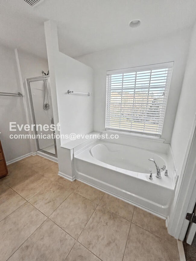 Building Photo - 8730 Macedonia Lake Dr