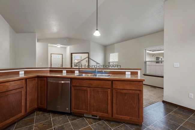 Building Photo - Stunning 3 Bedroom 2 Bath Home in The Landings!