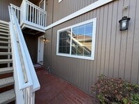 Building Photo - Ground floor Condo with sky views, Benicia