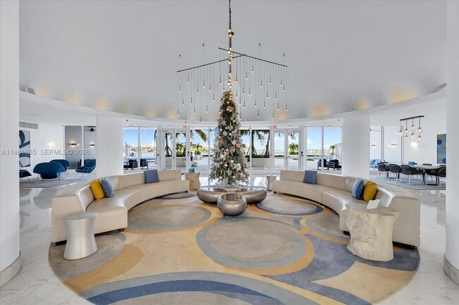 Building Photo - 1000 West Ave