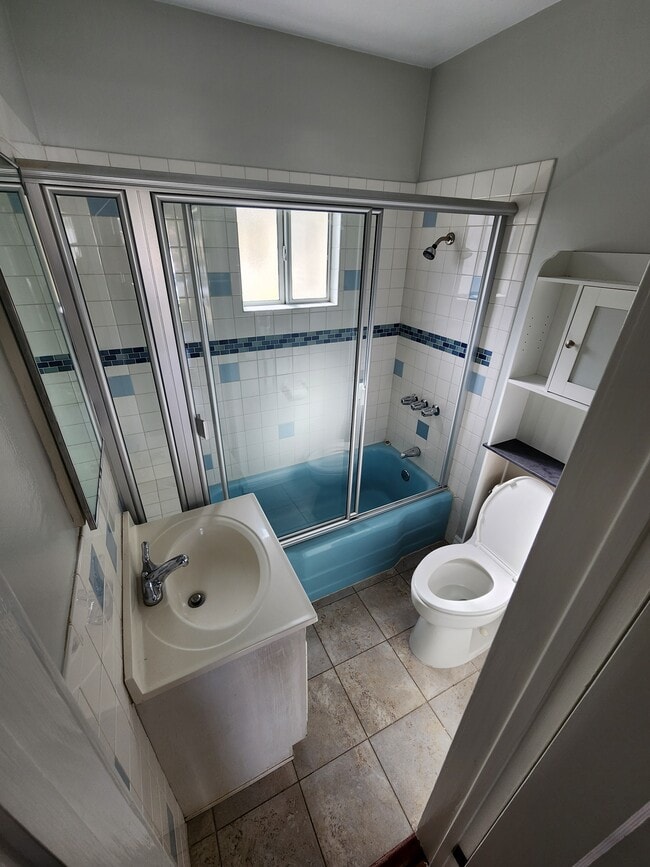 Bathroom - 1611 Greenwood Ave