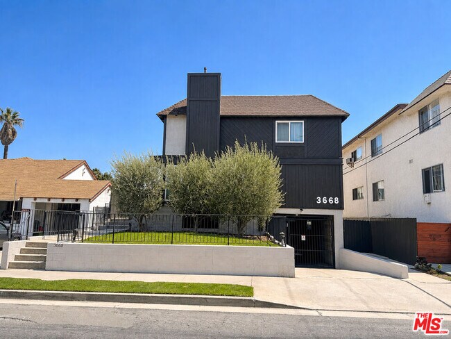Building Photo - 3668 Hughes Ave