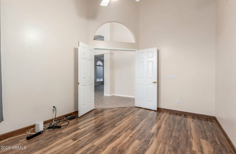 Building Photo - 278 E Sagebrush St