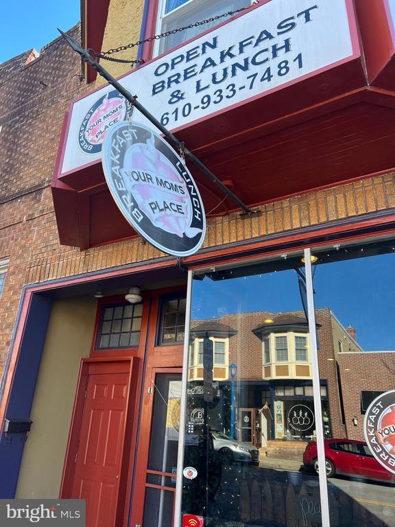 Building Photo - 316 Bridge St