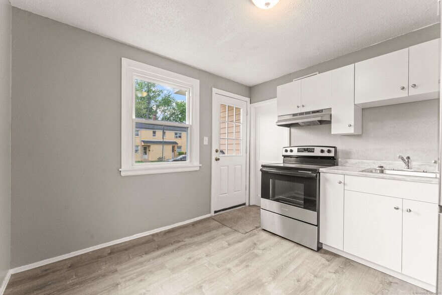 Kitchen - 103 Cannon Rd