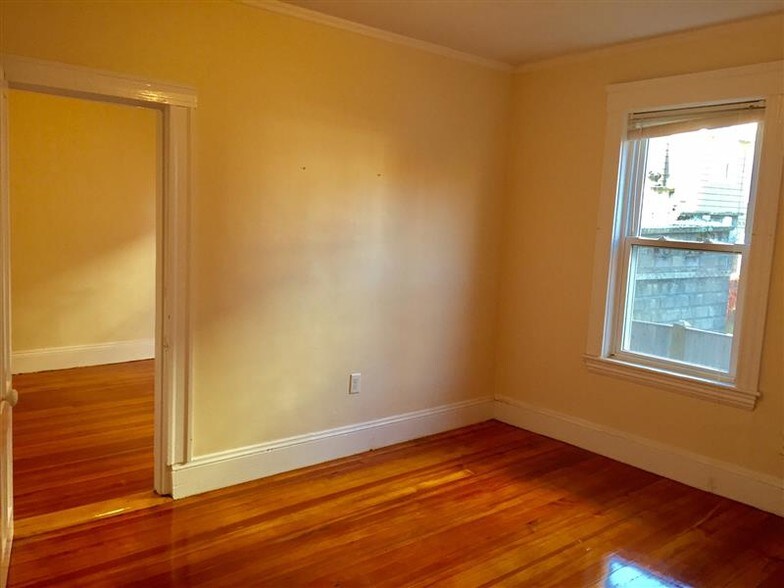 Building Photo - 9 Orrin St