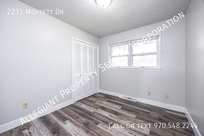 Building Photo - 2231 Moffett Dr
