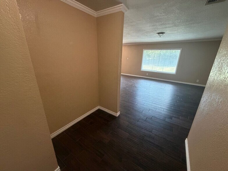 Building Photo - 1103 Boling Brook St