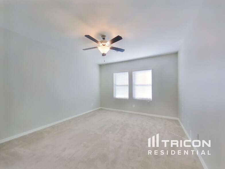 Building Photo - 33598 N Draba Ln