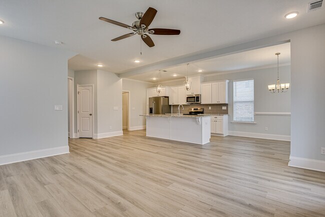 Building Photo - 926 Holbrook Dr