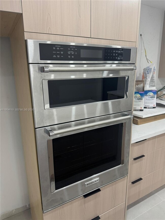 Building Photo - 9410 SW 55th St