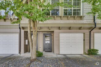 Building Photo - Redmond 2 bedroom plus Den in Taluswood!