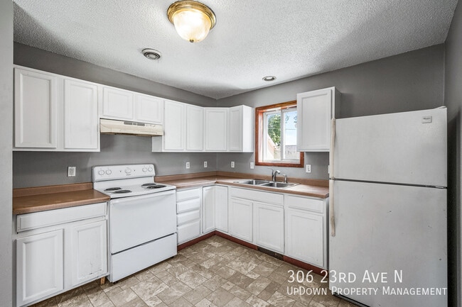 Building Photo - 306 N 23rd Ave