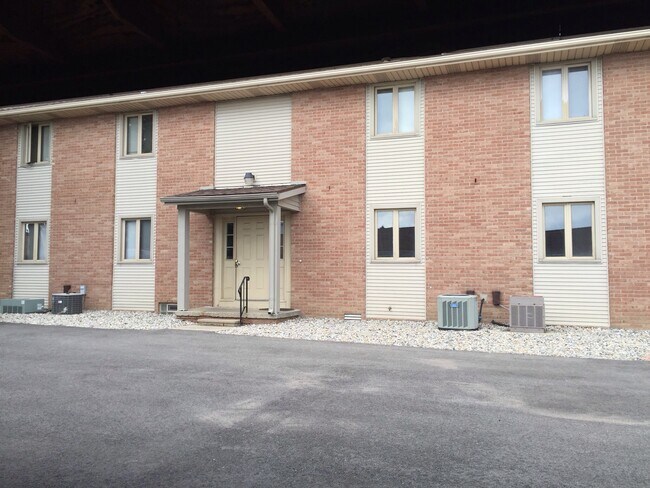 Building Photo - 5552 Cresthaven Ln