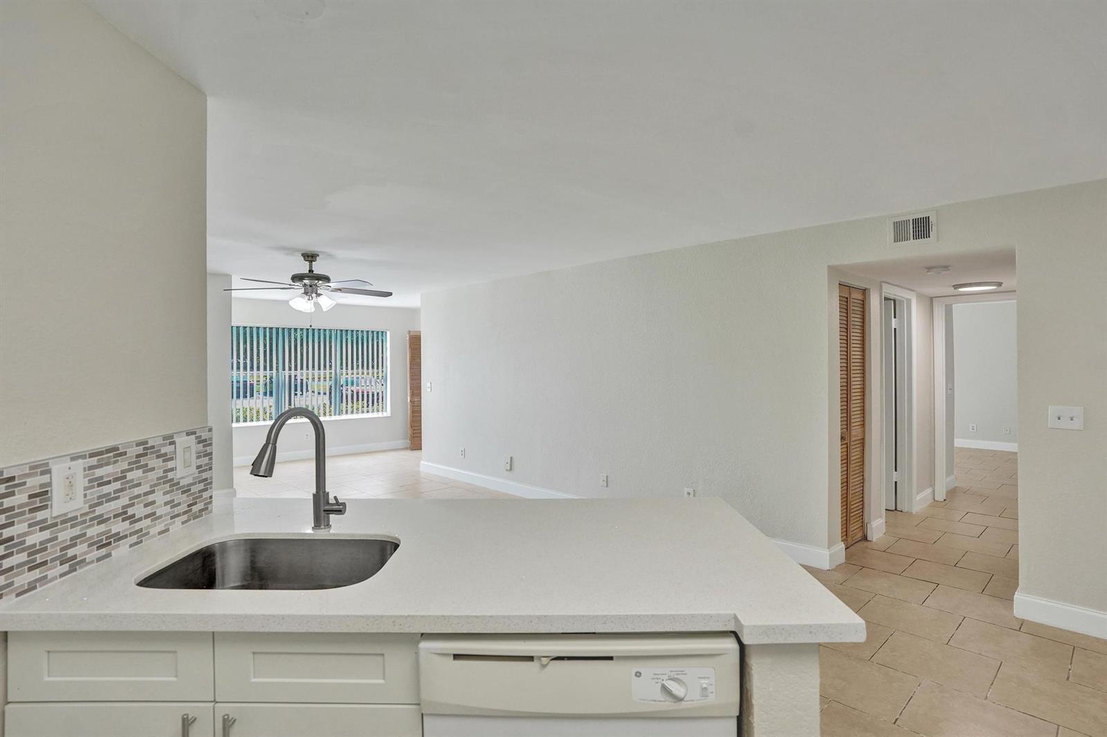 Building Photo - 12650 Vista Isles Dr