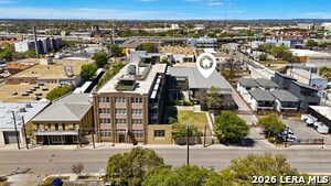 Building Photo - 831 S Flores St