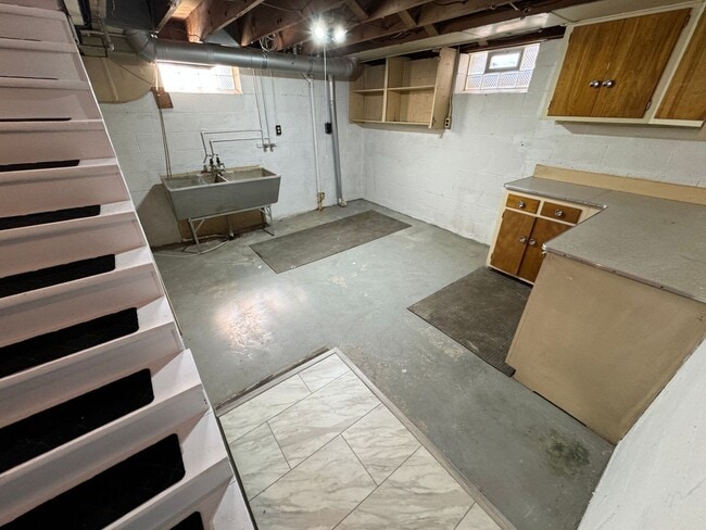 Building Photo - 2770 Tremont Rd