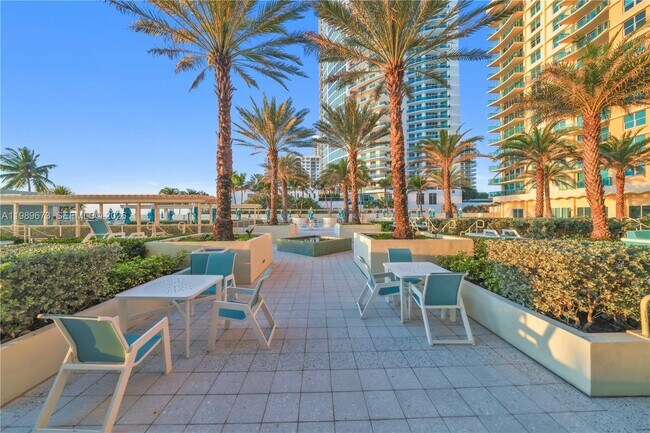 Building Photo - 2501 S Ocean Dr