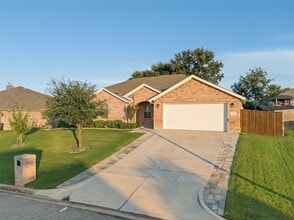 Building Photo - 3733 Cecelia Ln