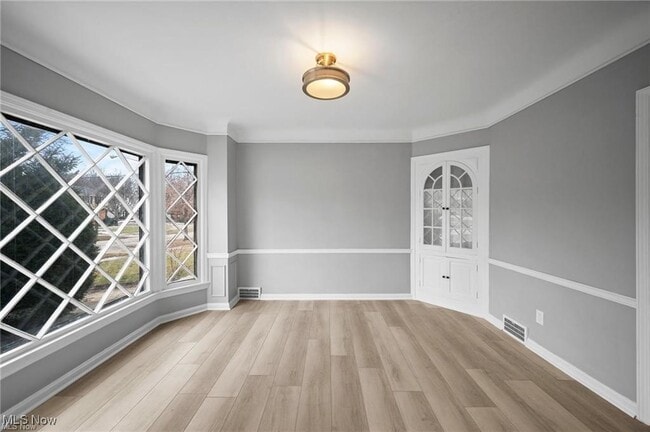 Building Photo - 3881 Meadowbrook Blvd