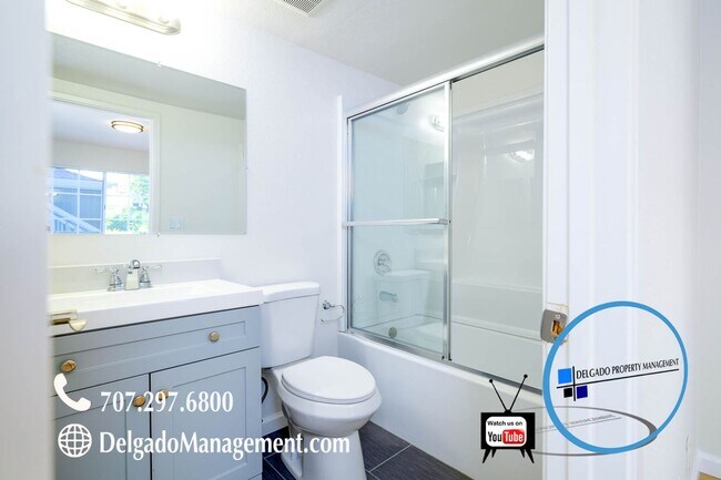 Building Photo - Benicia Large 2 Bedroom condo