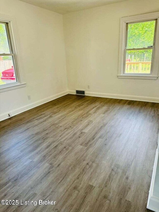 Building Photo - 4105 North Ln