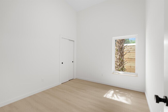 Building Photo - 29 Masters Dr