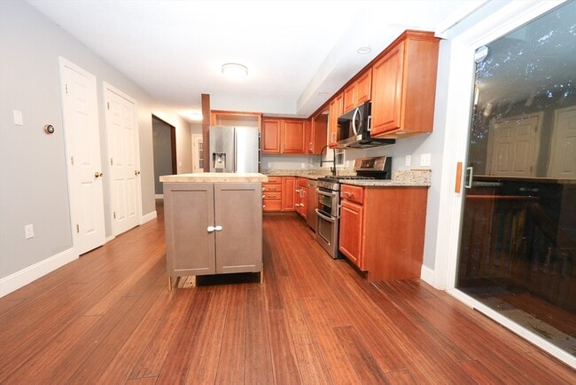 Building Photo - 55 Glenrose Ave