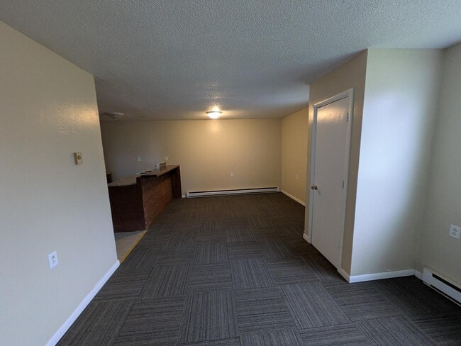 Building Photo - 1003 S Pittenger Rd