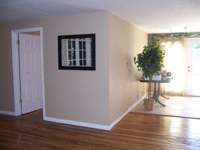 Building Photo - 3384 S 2760 W