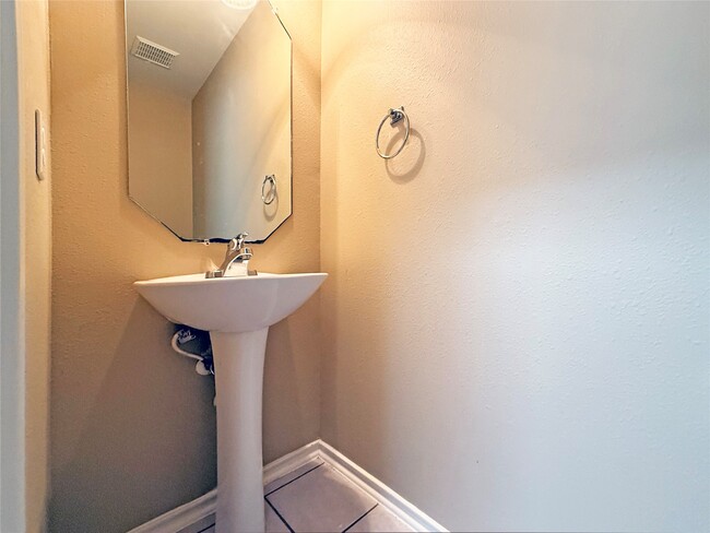 Building Photo - 63 Ledgestone Pl