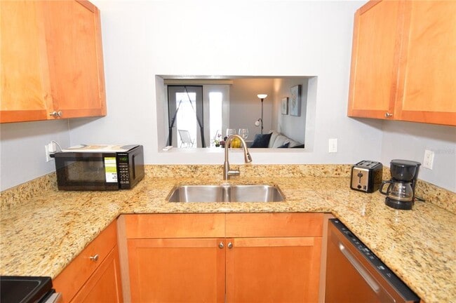 Building Photo - 3837 Pompano Dr SE