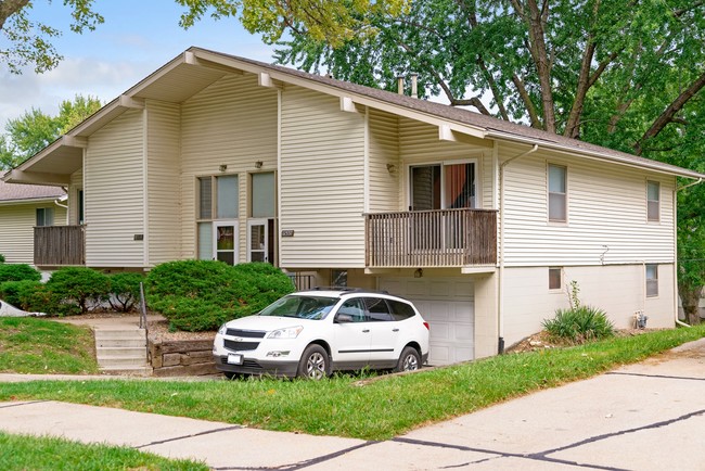 Building Photo - Westwood Duplexes