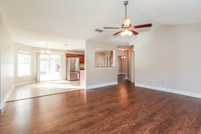 Building Photo - 8244 International Village Dr