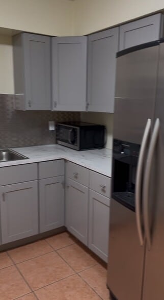 Building Photo - 412 SW 9th St