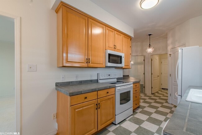 Building Photo - 117 Club Dr