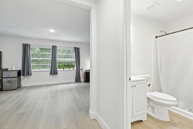 Building Photo - Spacious 4-Bedroom Home in Wildwood – Rece...