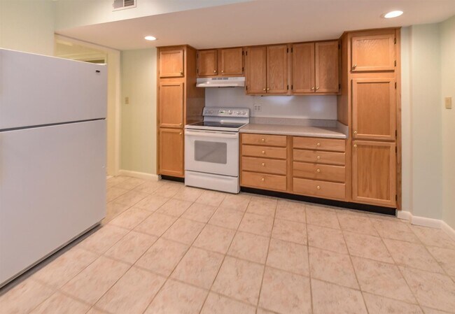 Building Photo - Two Kitchens!, Double the Living in Donels...