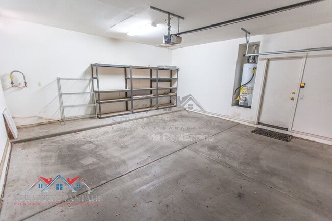 Building Photo - 2058 S Longwood