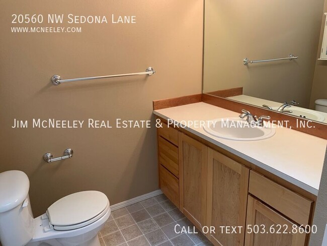 Building Photo - 3 bedroom Orenco townhouse within walking ...