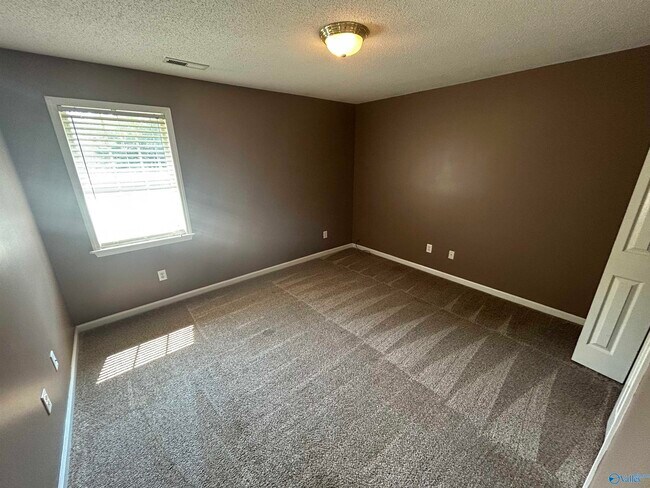 Building Photo - 111 Sunnyfield Dr