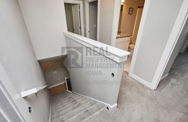 Building Photo - 9654 Turnpoint Dr