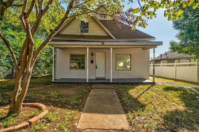 Building Photo - 903 N McKinley Ave