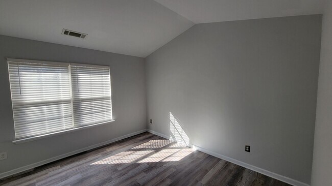Building Photo - 7309 Sun Dance Dr