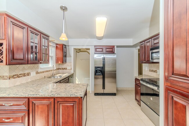 Building Photo - Stunning 4-Bedroom, 2-Bath Home with Modern Upgrades, Finished Basement & 2-Car Garage