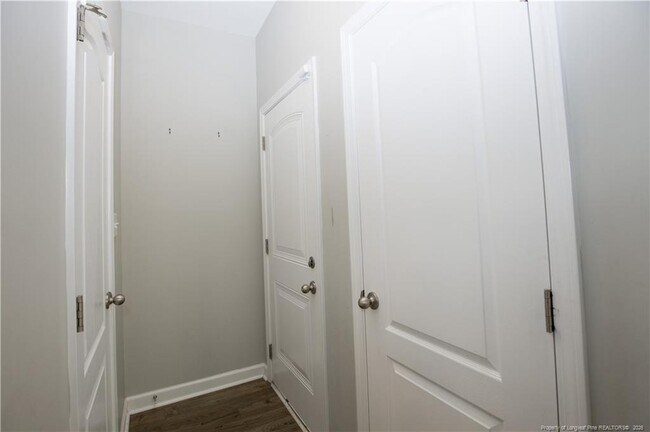 Building Photo - 5709 Pondhaven Dr