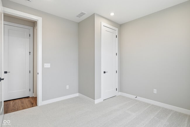 Building Photo - 420 Elite St